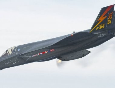 Το F-35B ανοίξε πυρ για πρώτη φορά ενώ πετούσε! (βίντεο)